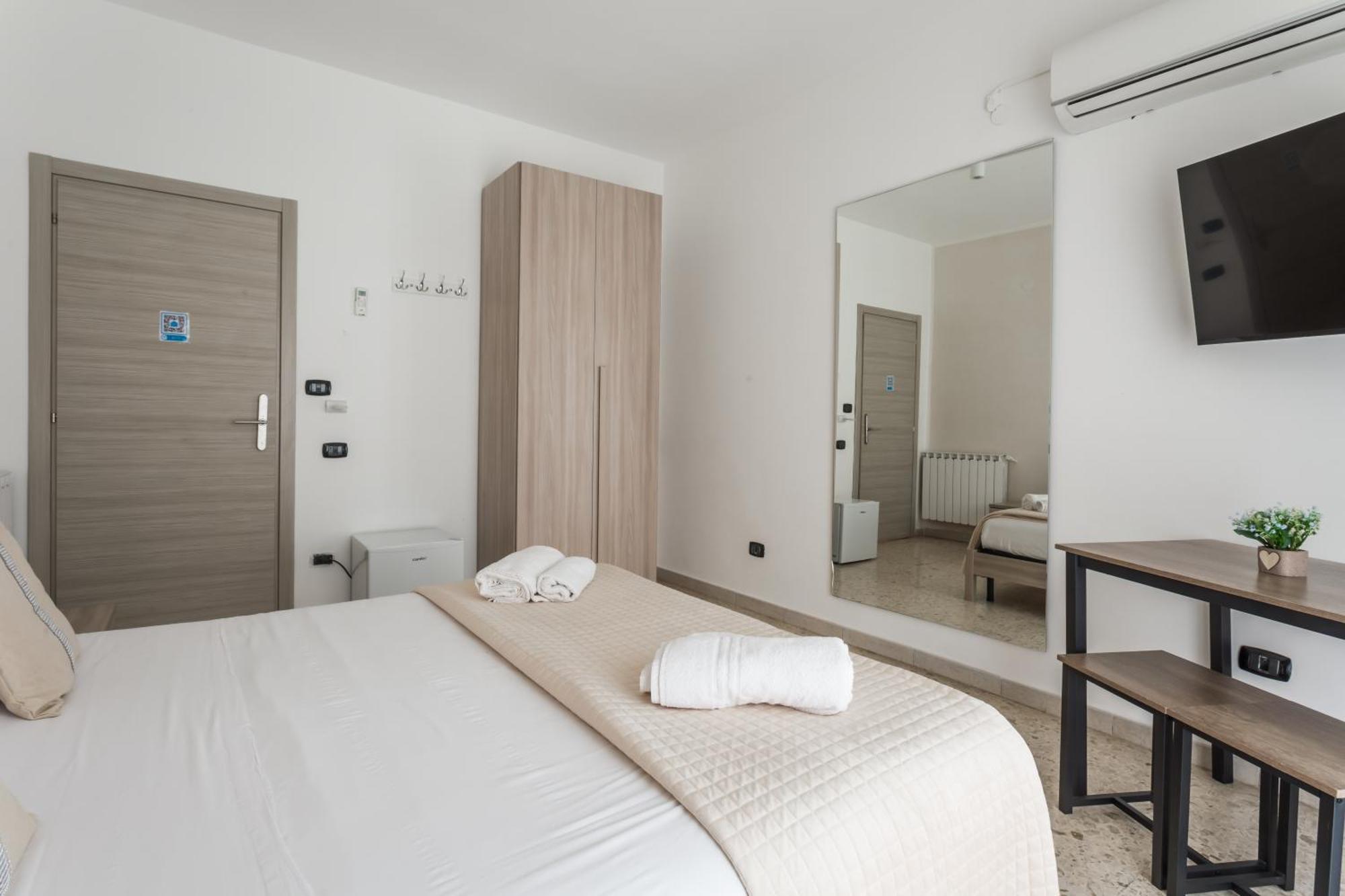 Napoli Fly Guest House 290 Eksteriør bilde